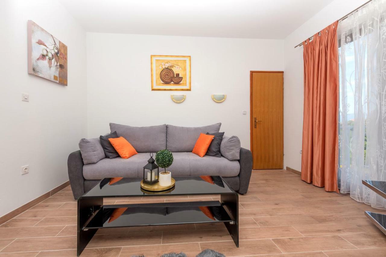 Apartmani Zara & Maris Gradac (Split-Dalmatia) Exterior foto